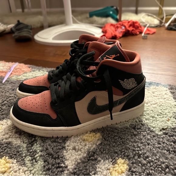 jordan 1 women’s 8s - Picture 1 of 5